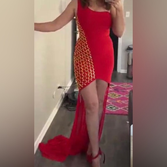 Red dress - Picture 7 of 7